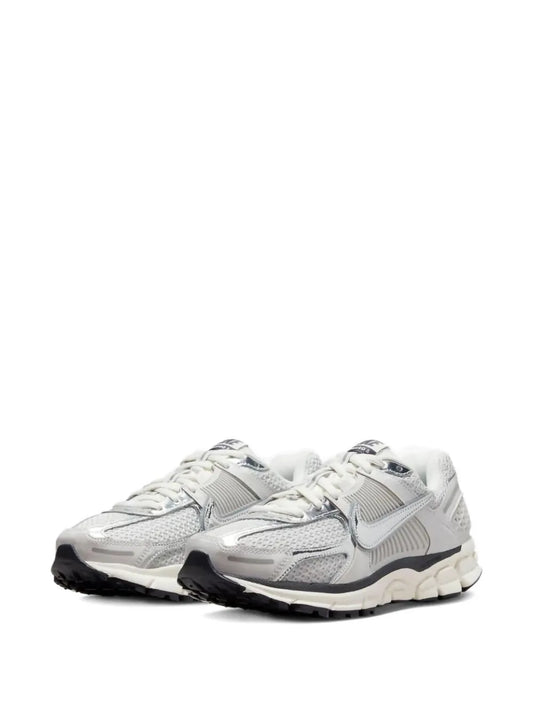 Nike Zoom Vomero 5 "Photon Dust/Metallic Silver"