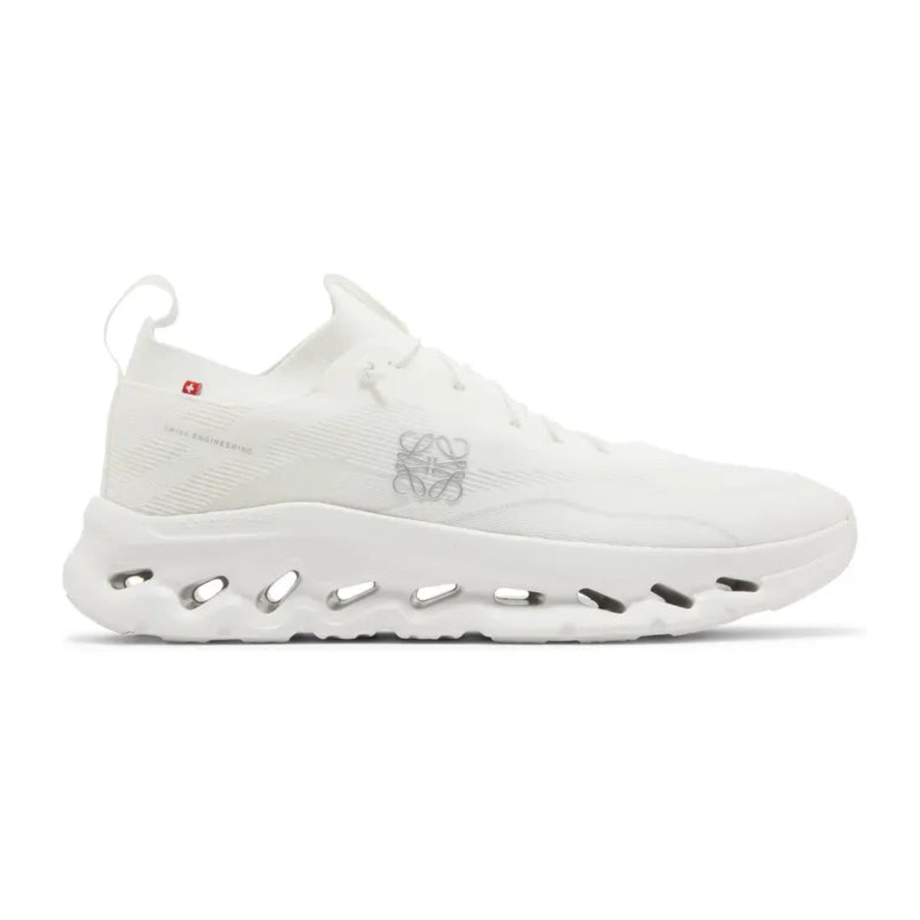 LOEWE x OnCloudtilt All white